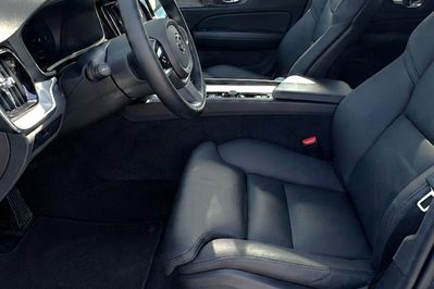 Volvo V60 B4 B Plus Dark