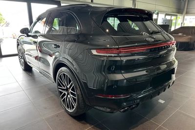 Porsche Cayenne E-Hybrid Black Edition