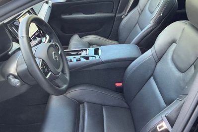 Volvo V60 T8 AWD Plug-In Hybrid Ultimate Dark