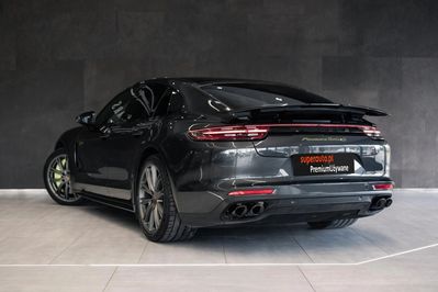 Porsche Panamera Turbo Hybrid