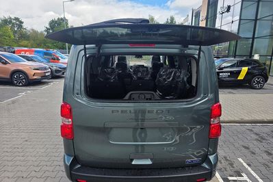 Peugeot Traveller Long L2H1 Business VIP EAT8