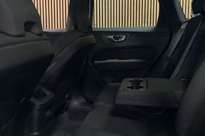 Volvo XC60 B5 AWD Plus Dark