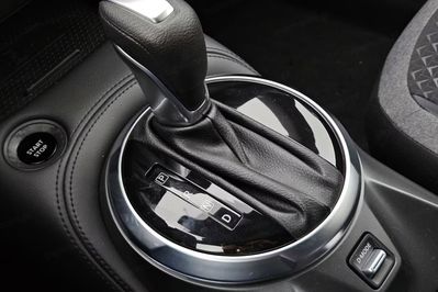 Nissan Juke N-Connecta 1.6 HEV