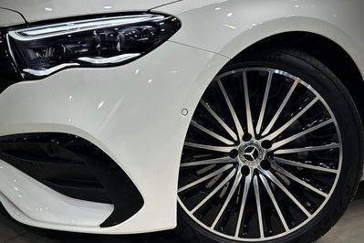 Mercedes Klasa E 300 e  4-Matic AMG