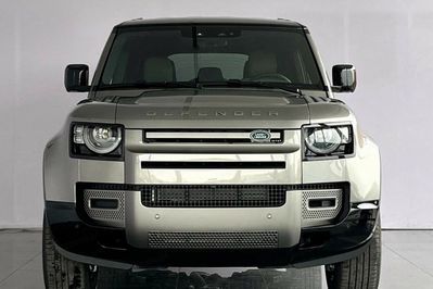Land Rover Defender 110 D300 X-Dynamic SE