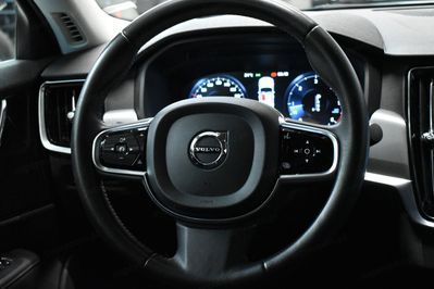 Volvo S90 D4 Momentum