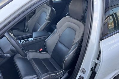 Volvo XC60 B5 B AWD R-Design