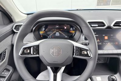 MG ZS 1.5  Standard MT