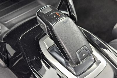 Peugeot 2008 GT 1.2 PureTech EAT8