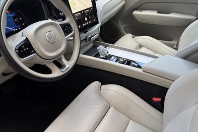 Volvo XC60 B5 B AWD Ultra Bright