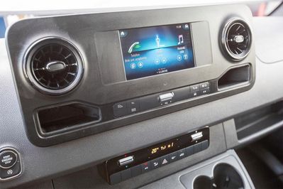 Mercedes Sprinter 316 Kontener + Winda