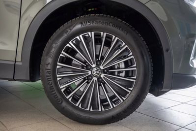 Volkswagen Tiguan Life Plus 2.0 TSI 4Mot. DSG