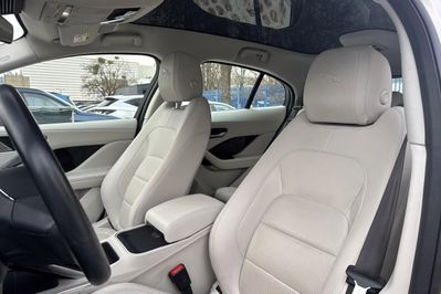 Jaguar I-Pace EV400 AWD SE