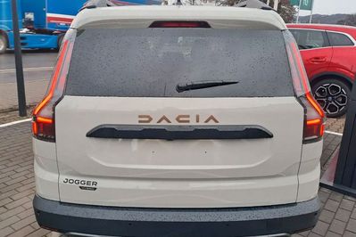 Dacia Jogger Extreme 7-miejsc 1.8 Full Hybrid