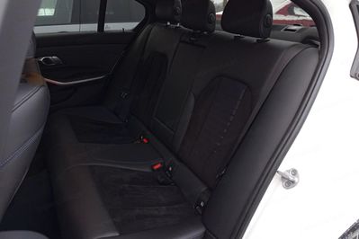 BMW Seria 3 330e xDrive M Sport sport-aut