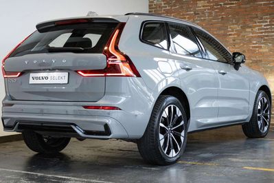 Volvo XC60 B5 AWD Ultra Dark