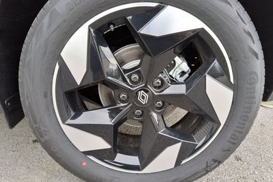 Renault Captur TECHNO 1.8 E-Tech Full Hybrid AT