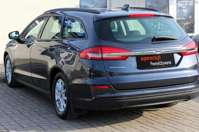 Ford Mondeo 2.0 Hybrid Trend