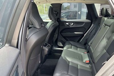 Volvo XC60 B5 AWD Ultra Dark