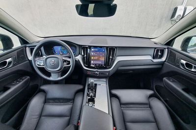 Volvo XC60 B5 B AWD Plus Dark aut