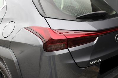 Lexus UX 300h Business