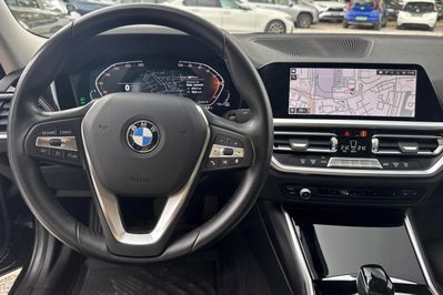 BMW Seria 3 318i Advantage