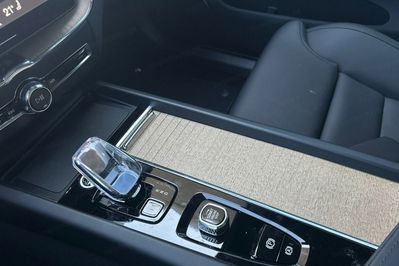 Volvo XC60 B5 B AWD Plus Dark aut