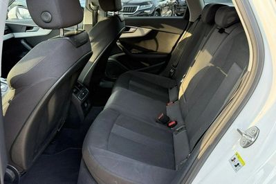 Audi A4 35 TFSI mHEV S Line S tronic
