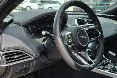 Jaguar XE D200 AWD SE