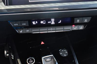 Audi Q4 e-tron 45 quattro S Line Sportback
