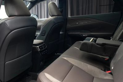 Lexus RX 350h Omotenashi