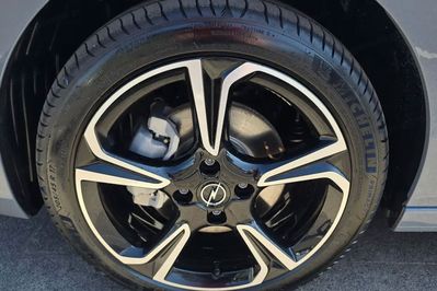 Opel Corsa GS  1.2 Turbo