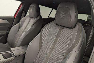 Peugeot 408 GT 1.2 mHEV e-DCS6