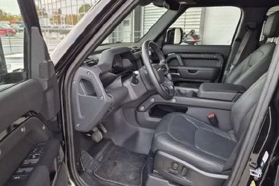 Land Rover Defender 110 D240 HSE
