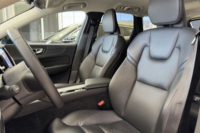 Volvo XC60 B4 B Plus Dark