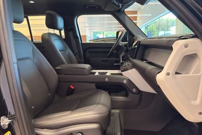 Land Rover Defender 130 3.0 D300 mHEV X-Dynamic SE