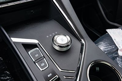 JAC JS8 PRO 1.5 T-GDI 7 DCT 6os.