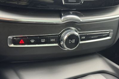 Volvo XC60 T6 Plug-In Hybrid AWD Core