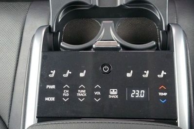 Toyota Camry 2.5 Hybrid Executive CVT