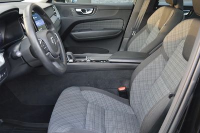 Volvo XC60 T6 Plug-In Hybrid AWD Ultra Dark