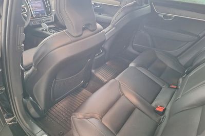 Volvo V90 T8 Plug-In Hybrid AWD Plus Dark