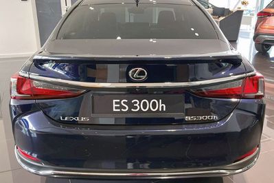Lexus ES 300h Business Edition 2.5 E-CVT
