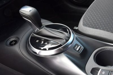 Nissan Juke N-Connecta AMT 1.6 Hybrid