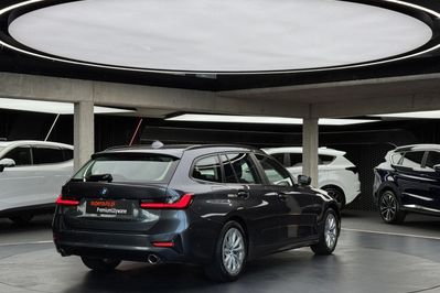 BMW Seria 3 318i aut