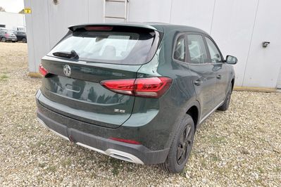 MG ZS 1.5  Standard MT