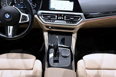 BMW Seria 3 320i Sport Line aut