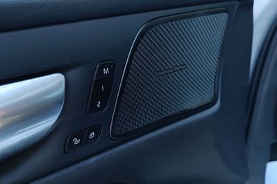 Volvo V60 T6 AWD Plug-In Hybrid Plus Dark