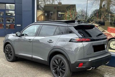 Peugeot 2008 GT Exclusive e-DCS6 1.2 PureTech mHEV