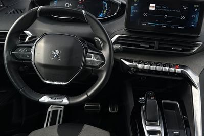 Peugeot 3008 1.6 PureTech Hybrid GT Pack S&S EAT8