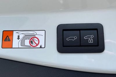 Toyota C-HR Executive 2.0 Plug-in Hybrid Dynamic Force